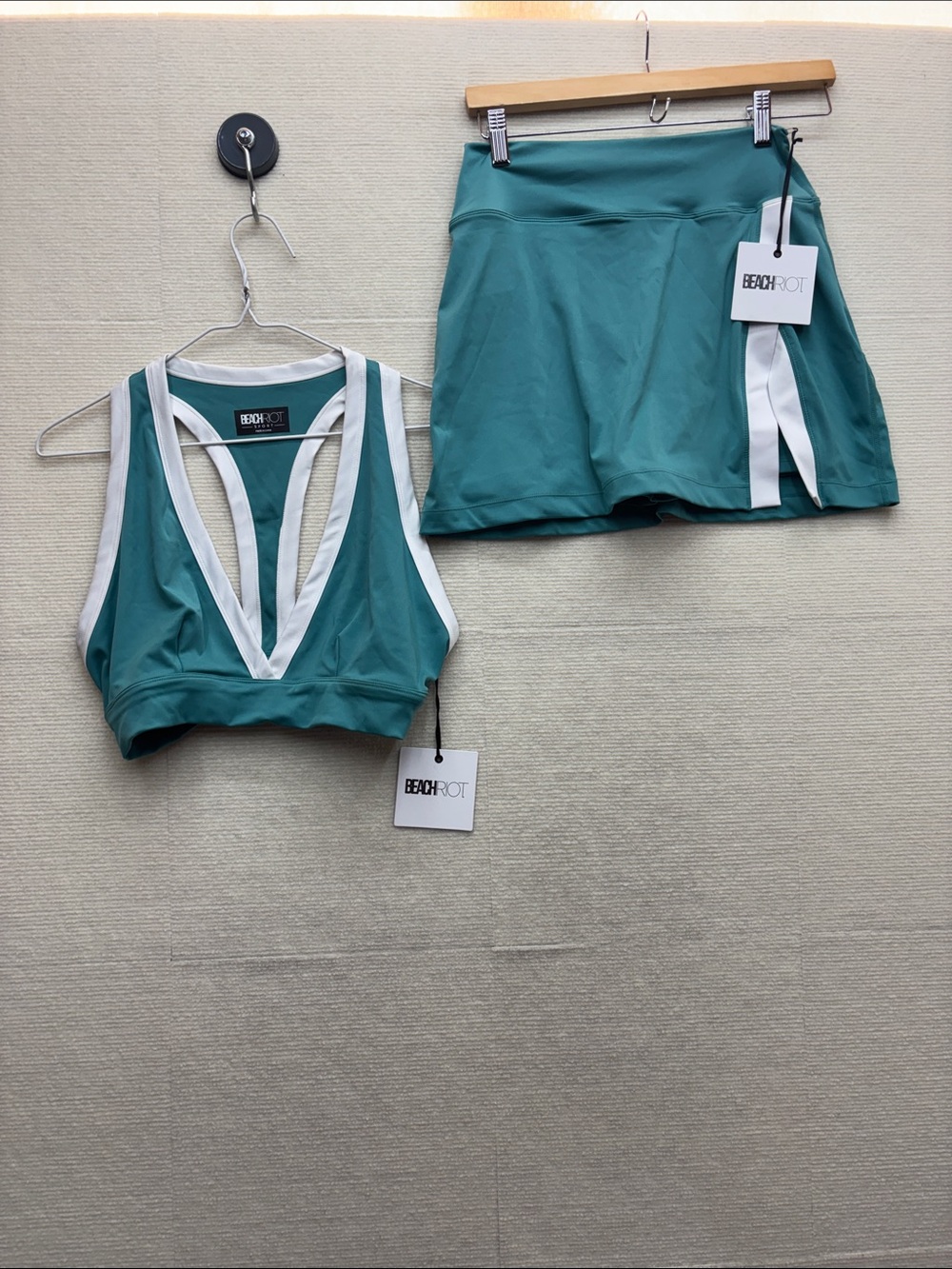 New Beach Riot | Teal V-Neck Sports Bra and Skort with White Trim small medium